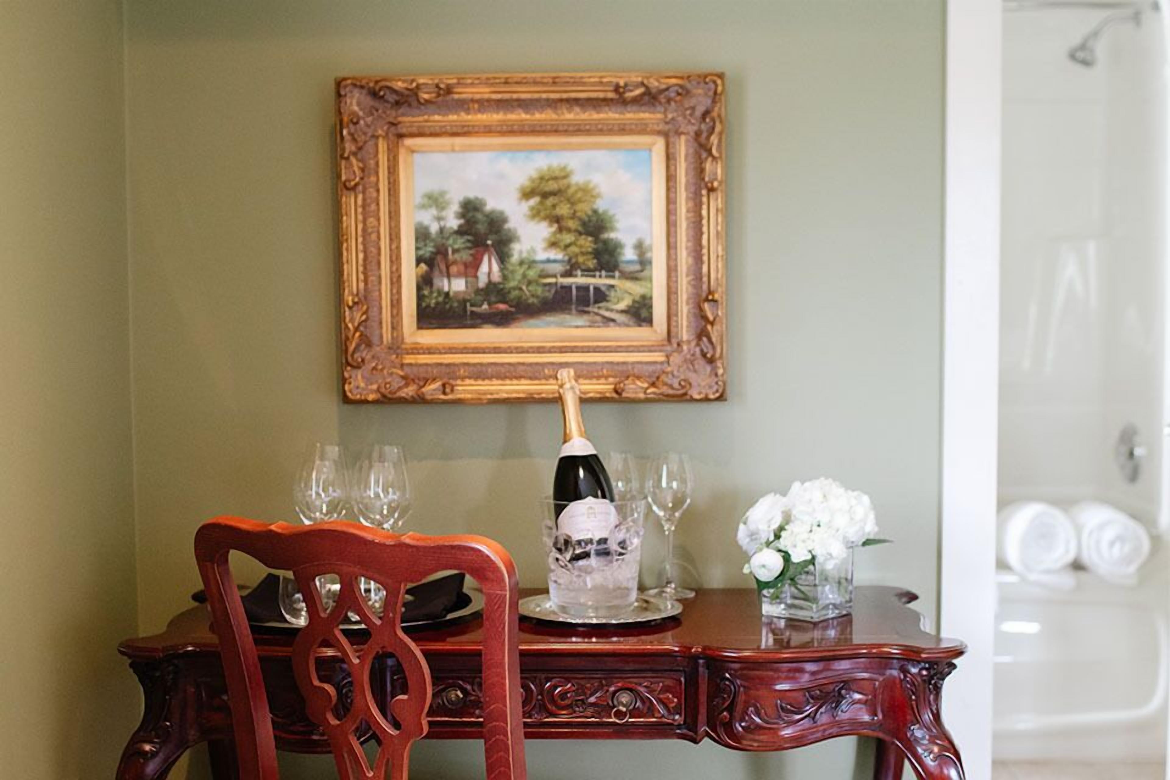 RIVERBEND INN AND VINEYARD | ⋆⋆⋆ | NIAGARA-ON-THE-LAKE, CANADA | SEASON ...